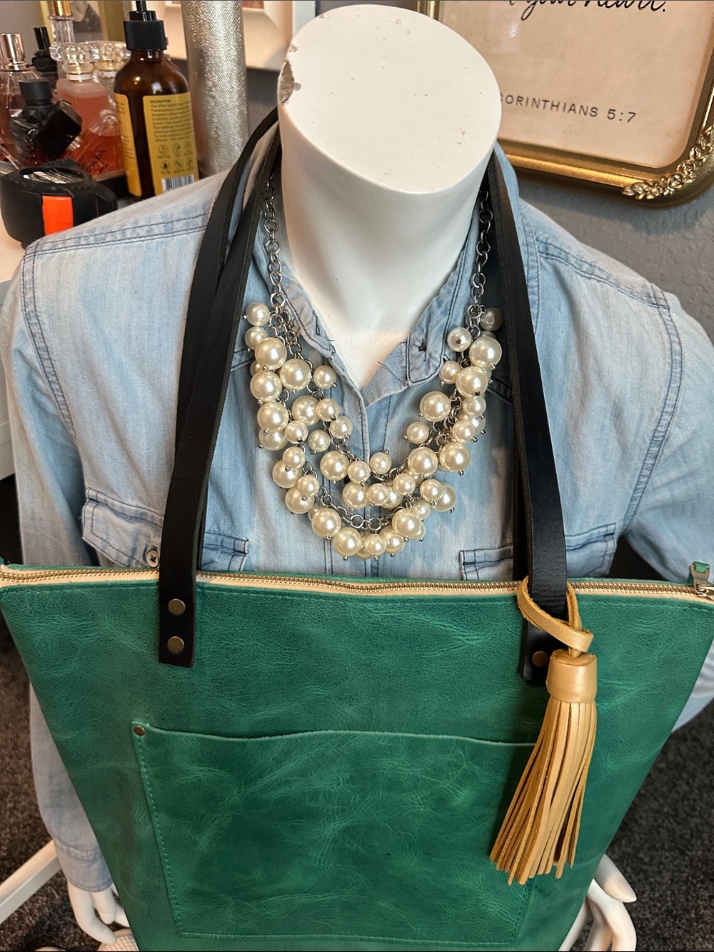 PLG reef medium zipper tote champagne ๐พ jumbo tassel - Picture 10 of 10